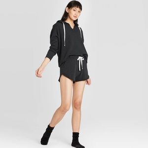 NWT Woman’s lounge hoodie and shorts set xl
